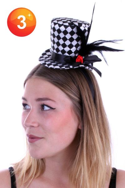Mini hat black and white checkered with rose