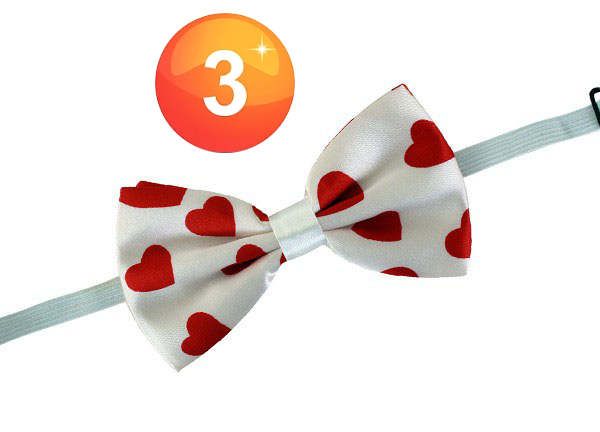 Bow tie heart print